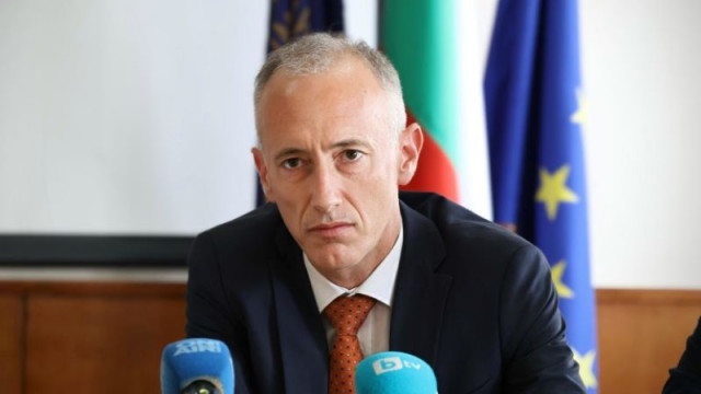 Министърът на образованието и науката в оставка Красимир Вълчев съобщи